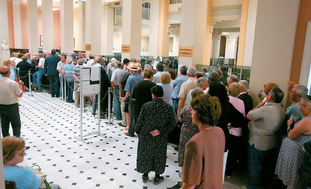 Αντίστροφα μετρά ο χρόνος για μειώσεις έως και 35% σε χιλιάδες συνταξιούχους